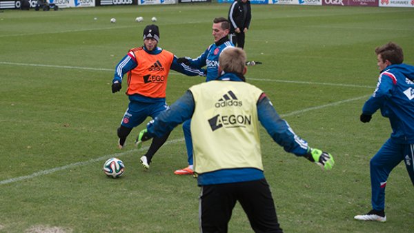 表现则稍显 表现则稍显