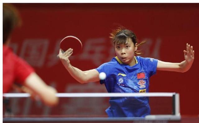 外界对她在 外界对她在